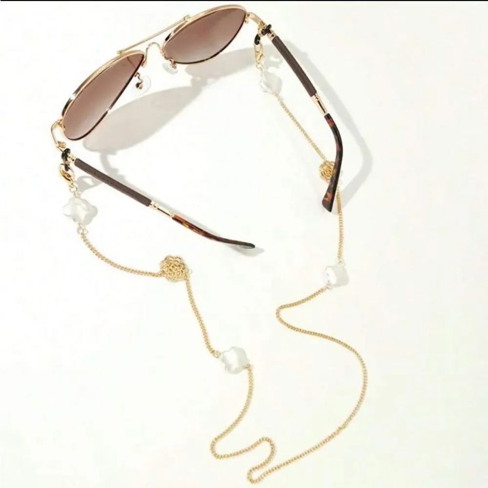 Elegant Gold Eyewear Chain with Floral Accents R307